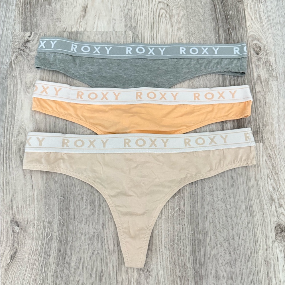 Brand new bundle Roxy vintage style thong panty set